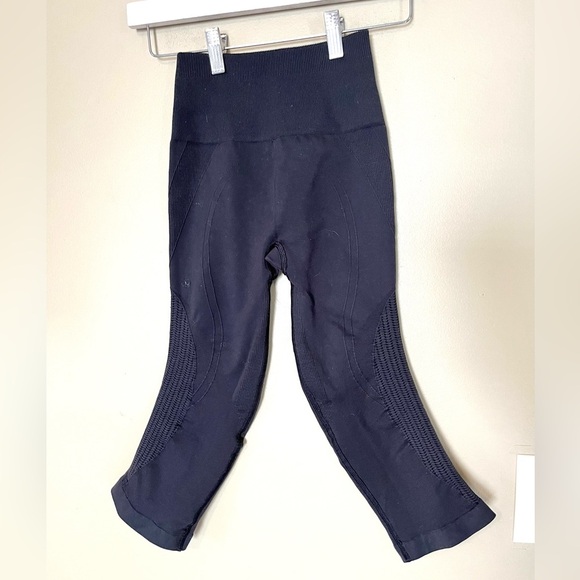 Lululemon Zone in Crop Leggings - Picture 3 of 7